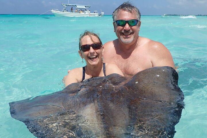 (Family owned) Stingray city sandbar, Starfish Beach & Snorkeling