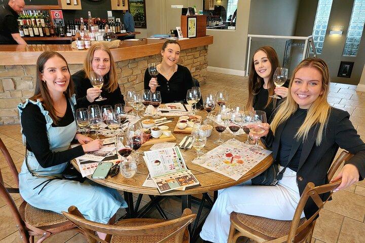 Hunter Valley Wine, Food & Vine Tour