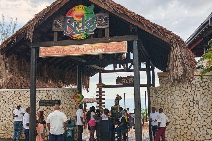 Seven Miles Beach in Negril and Ricks Cafe from Montego Bay
