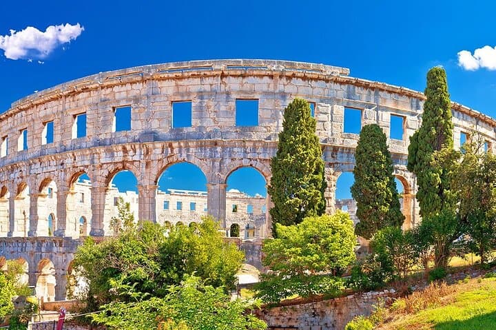 Private tour: Discover Pula with a Local History Teacher