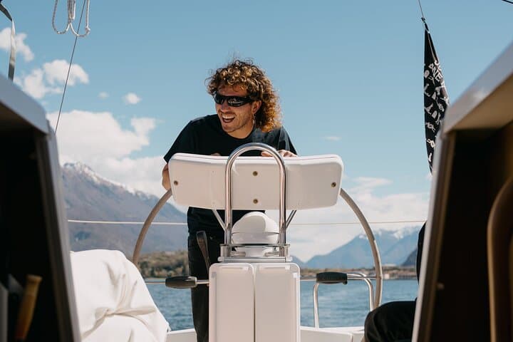Lake Como PRIVATE Boat Tour Aperitivo & Prosecco Included