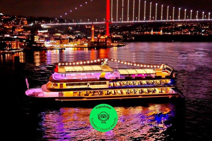 Mega Lüfer Dinner Cruise Bosphorus and Show with Private Table