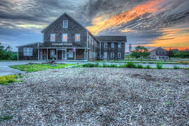 Highland House and Cape Cod Lighthouse Tour