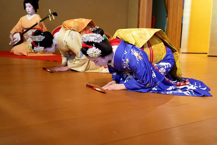Kyoto:Exclusive Geisha(Maiko) Show with Dinner, Games & Open Bar