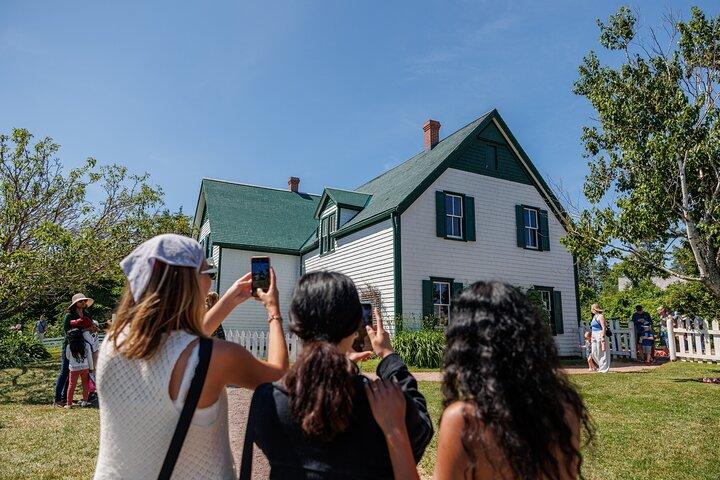 Prince Edward Island Premium Tour With Anne of Green Gables