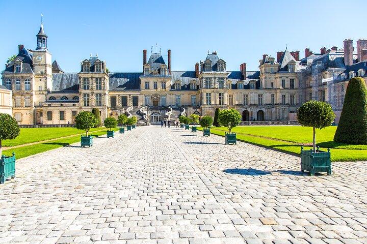 Fontainebleau Castle & Provins UNESCO HERITAGE with hotel pick up
