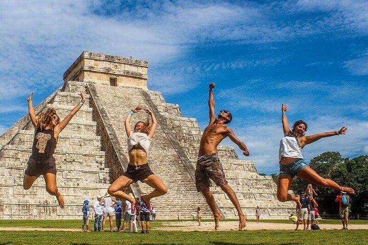 Chichen Itza, 2 cenotes Ik Kil and Hubiku, visit to Valladolid