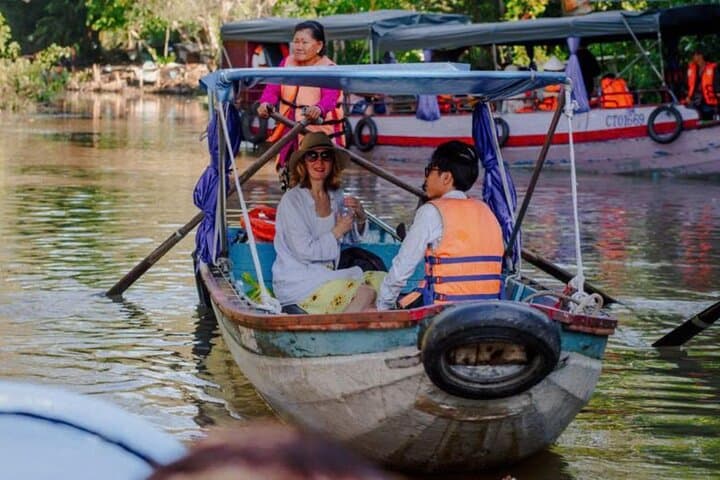 Premium Can Tho Small Canal Tour in Mekong Delta