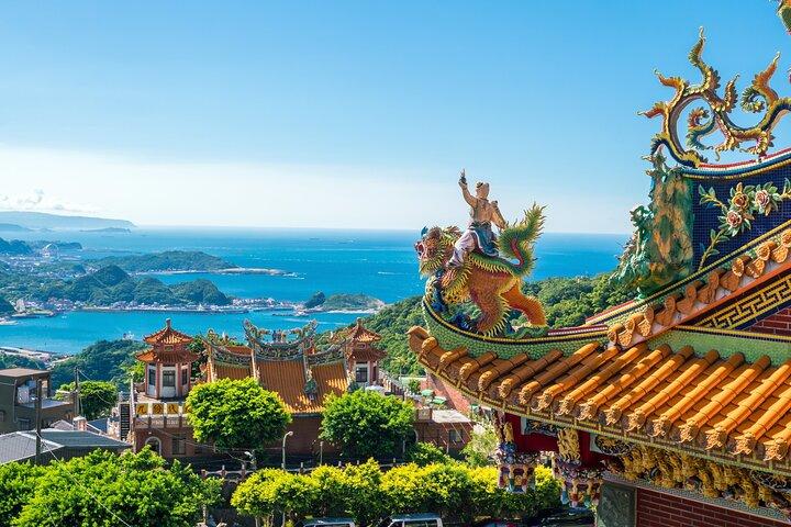 Private Tour to Jiufen, Yehliu Geopark, and Pingxi
