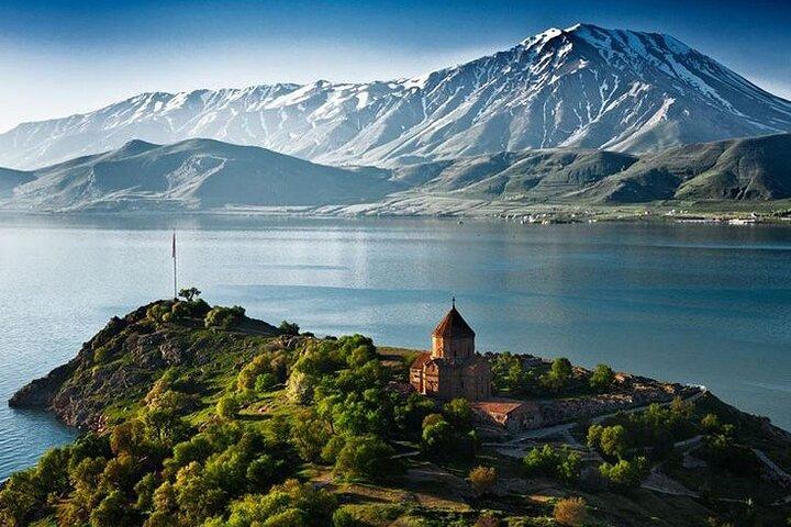 Armenia Tour From Tbilisi and back. 2-3 Days Private experience