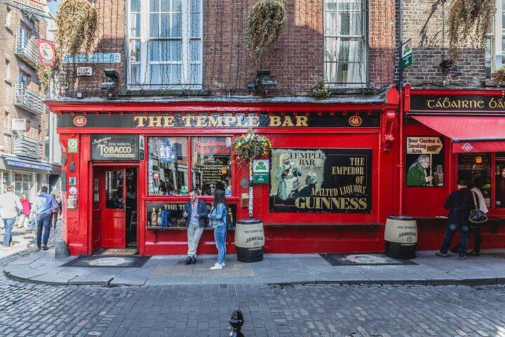 Dublin Historical Centre Food Tour with 6 Food Tastings & Drinks