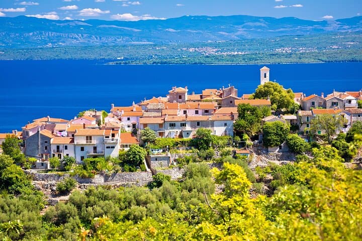 Island Escape Private Shore Tour: Full-Day Cres Adventure