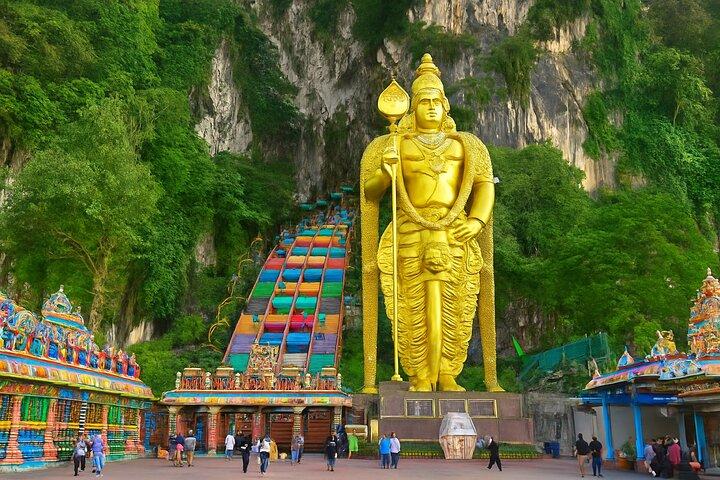 Private FullDay Tour includes Petronas Twin Towers & Batu Caves