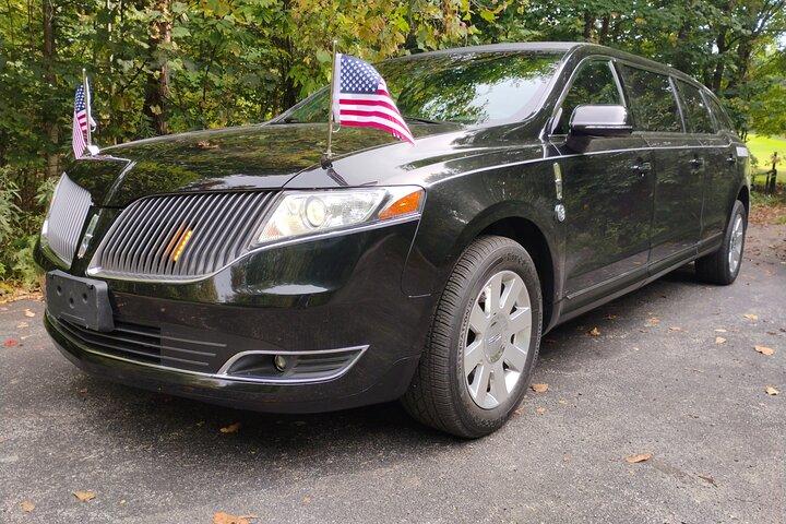 MOVIE STARS NON-BUS Lincoln MKT Limousine Traverse Wine Tour
