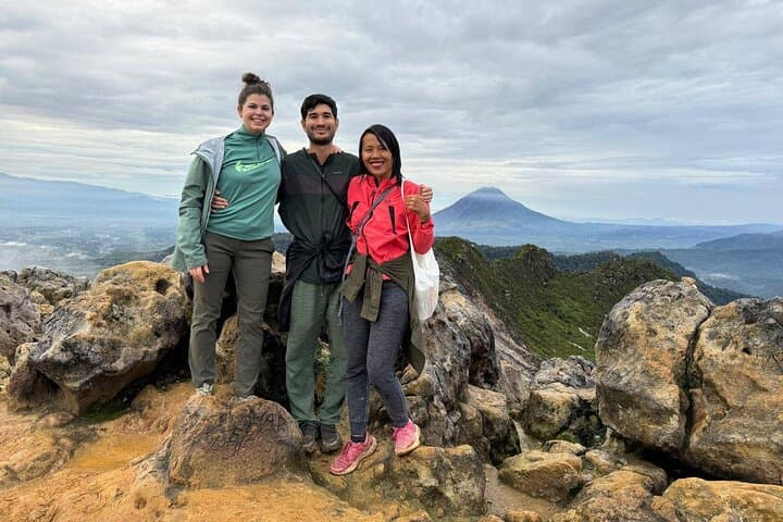 Hiking Sibayak volcanoe and city tour arround Berastagi