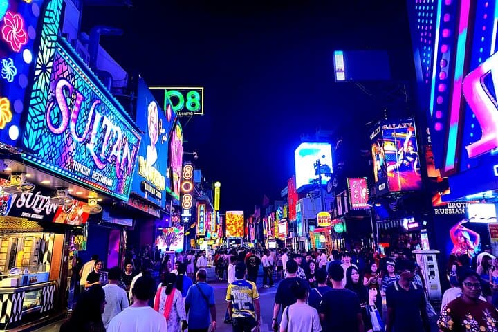 Pattaya: Rooftop, Nightclubs, Nightmarket & Walking Street