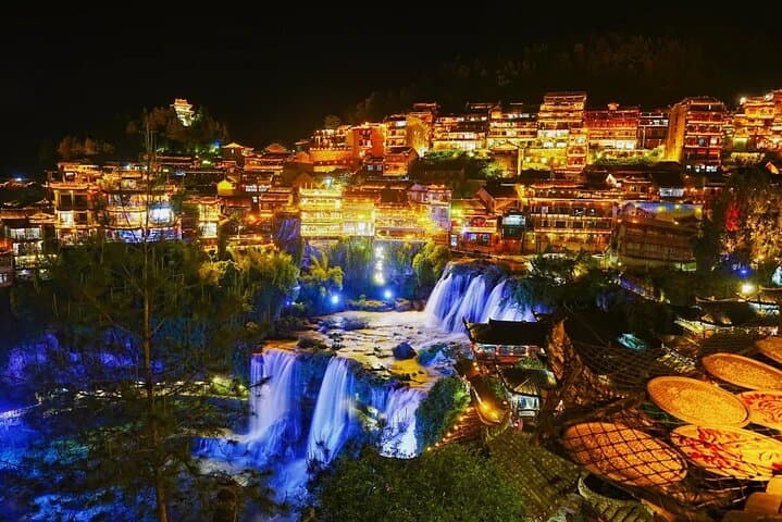 1-Day Private Tour to Mt.Tianmen & Furong Town Night Illumination