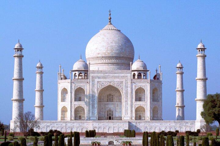 Taj Mahal Fast-Track Entry Ticket