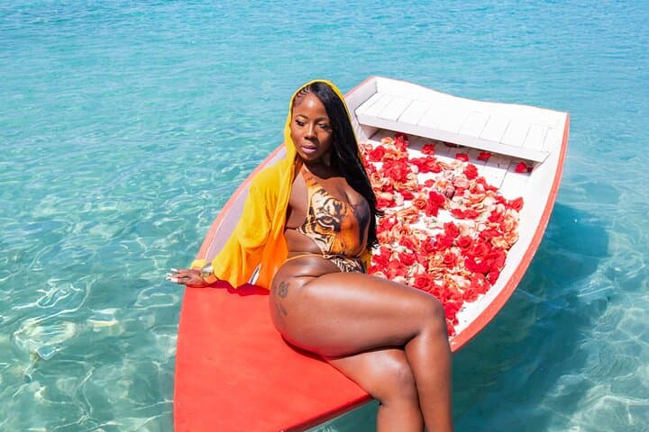 Dushi Boat Drone Photoshoot | Free Champagne | Fruits and Flowers