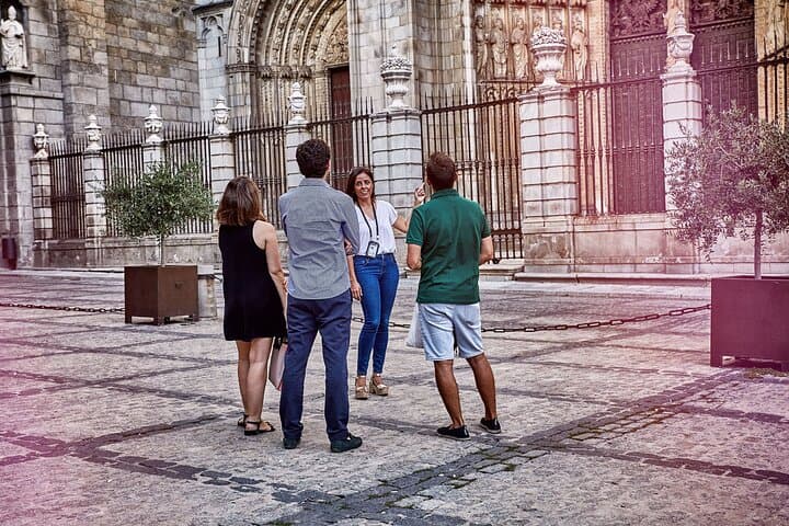 Walking tour with legends and tasting in Querétaro