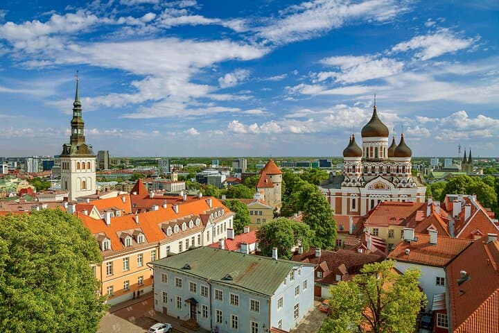 Tallinn Walking Tour with Audio Guide on Your Smartphone