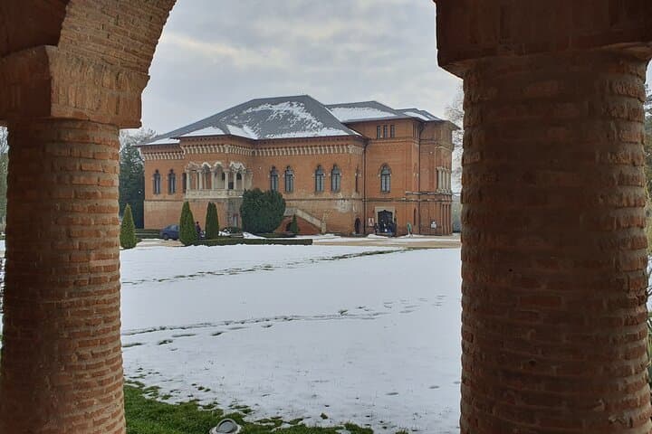 Bucharest: Mogosoaia Palace and Snagov Monastery Tour