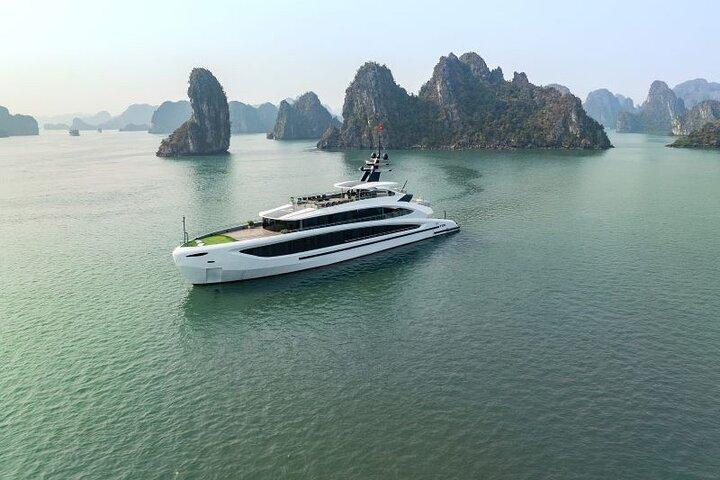 Full Day Tour Halong Bay on Premium Cruise Starting from Hanoi