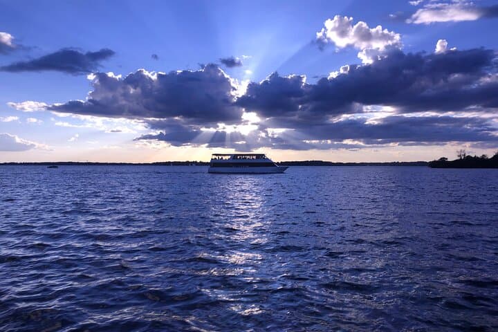 Public Fall Colors Cruise on Lake Minnetonka