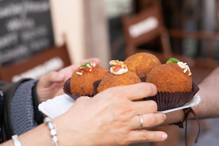 Messina: Sicilian Street Food Tour by Do Eat Better