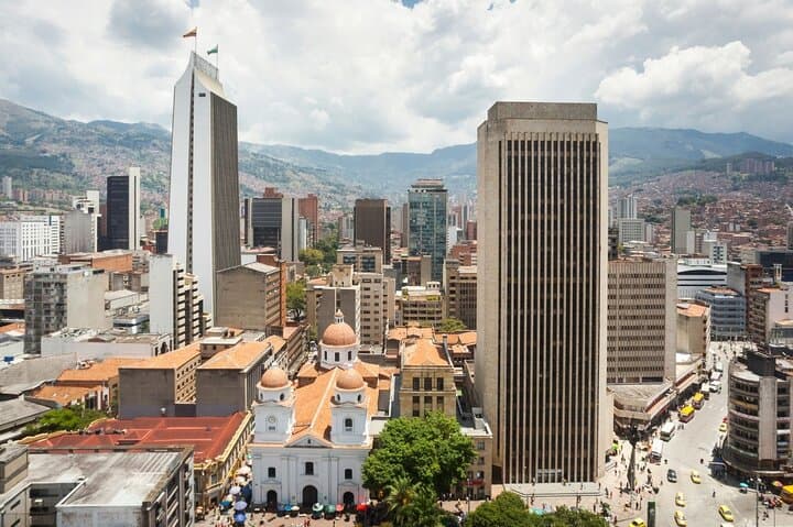 Medellin City Tour : history, culture and tradition