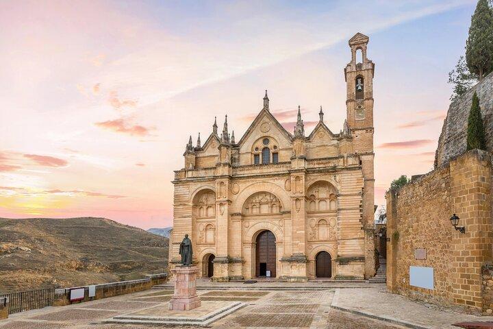 Private tour Historic Center of Antequera with Alcazaba