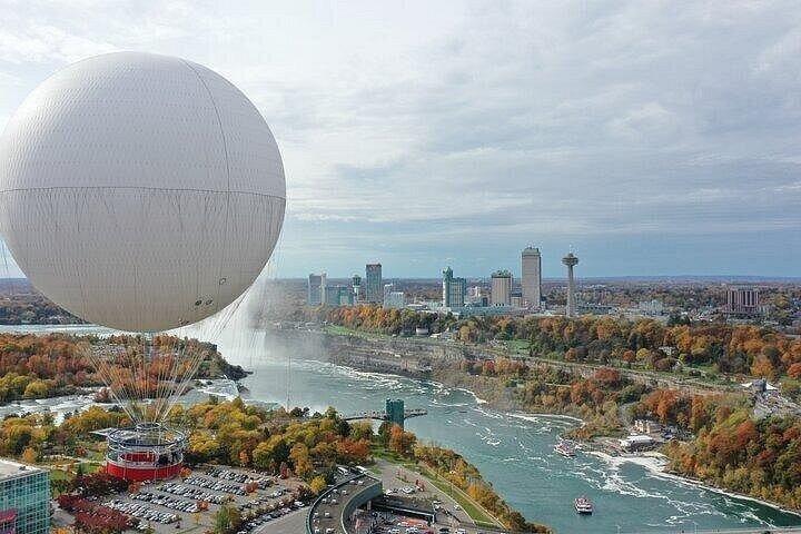 Hot Air Balloon Ride with Walking Tour in Niagara Falls