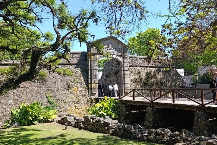 Full city tour of Colonia del Sacramento with private vehicle