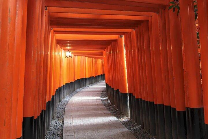 Kyoto Bus Tour: Fushimi, Kiyomizu, Kinkaku-ji & Arashiyama