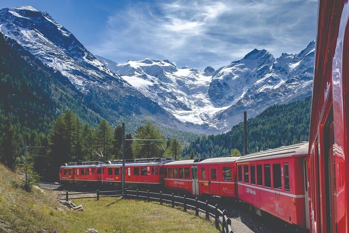Neuschwanstein Castle Premium Small Group Train Tour