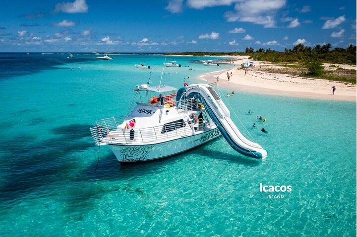 All Inclusive Snorkel and Slide Boat Tour: Icacos or Vieques