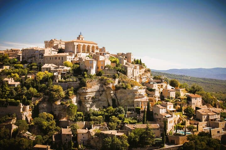 Gordes Roussillon and Vaucluse Fountain day trip
