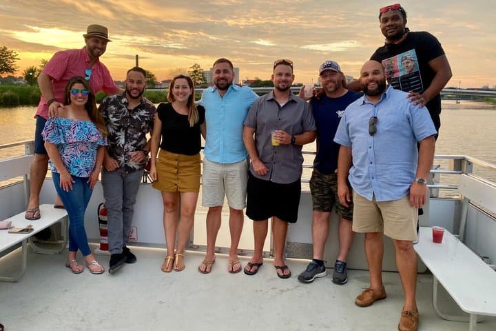Evening Summer Cruise in Wilmington with Onboard Bar