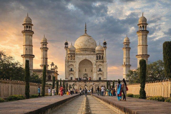 Guided 3-Day Tour: Discover Ajanta, Ellora Cave & Aurangabad City