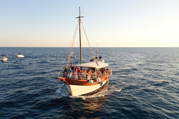 From Poreč to Rovinj, Vrsar & Lim Bay by Boat with Lunch