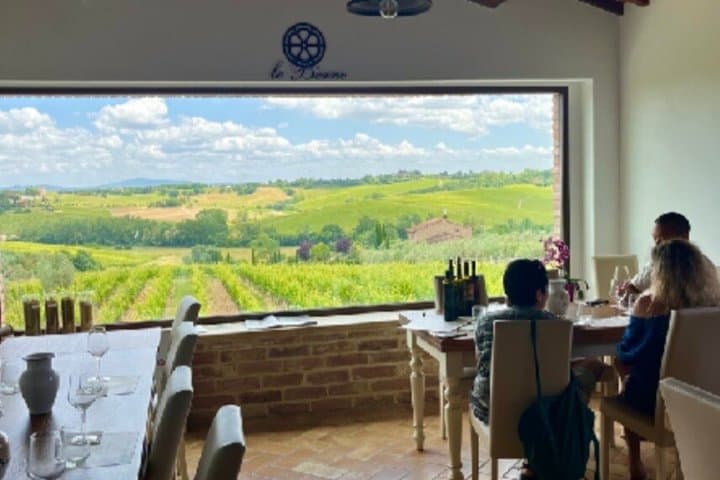Le Bèrne Vino Nobile Wine Tour and Tasting in Montepulciano