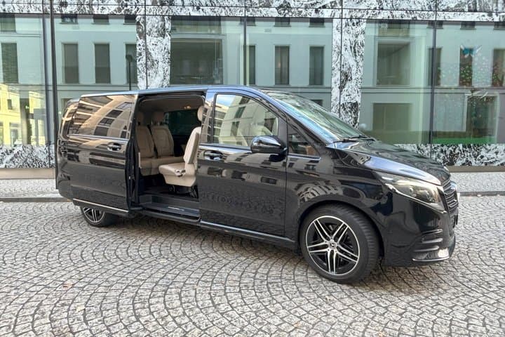 Private Transfer from Bregenz to Zurich Airport