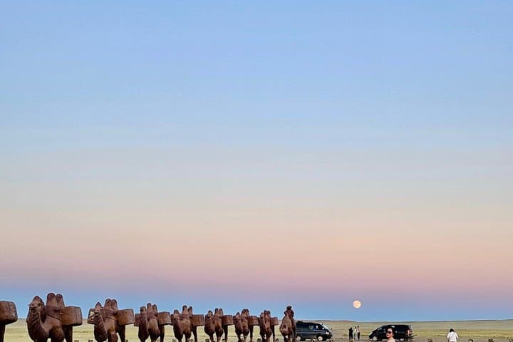 6 Day Gobi Desert Tour in Mongolia with Nomadic Stay