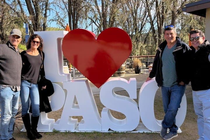 Paso Robles 3-Winery Tour with Picnic Lunch and Tastings