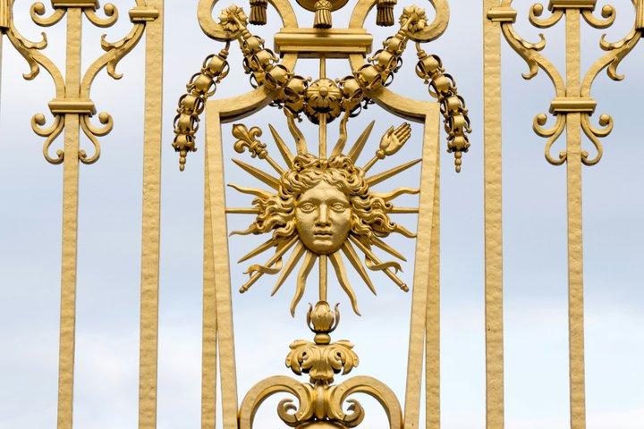 Discover Versailles: Palace & Gardens Guided Small-Group Tour