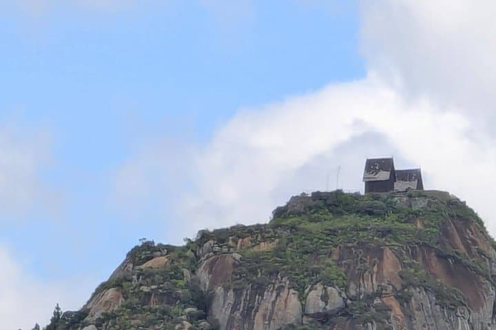 Day Tour : Antongona Hike & Lemurs Discovery