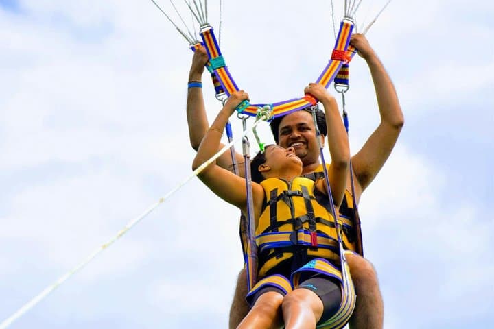 Maafushi Parasailing Fly with Boat Ride