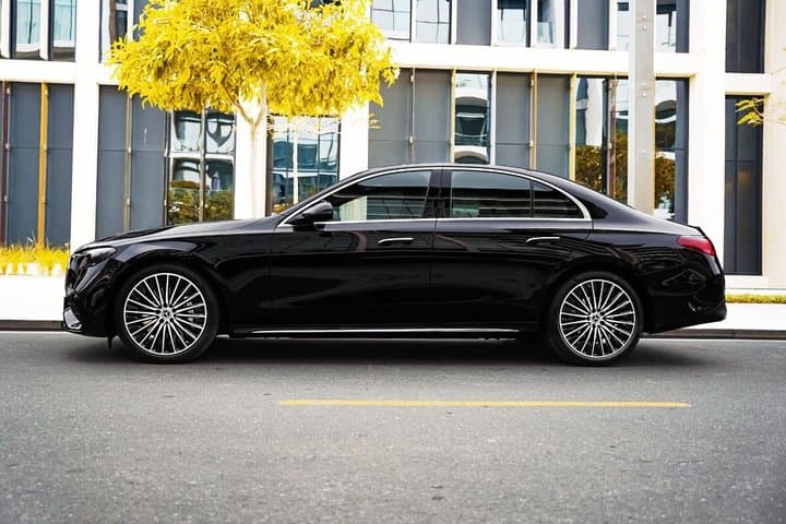 Private Transfer: Denver Airport DEN to Denver by Business Car