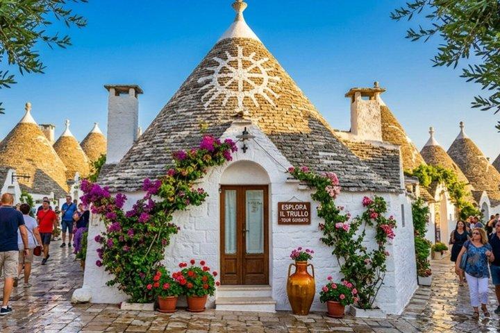 From Ostuni : Alberobello, Locorot, Ostuni, guided tour & Brunch