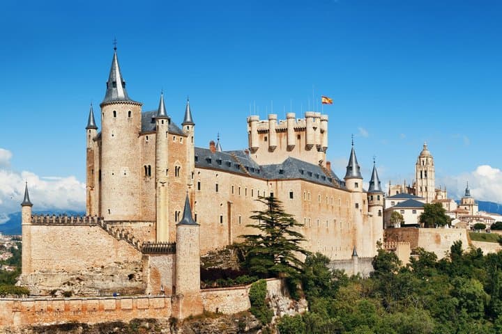 Guided tour of Segovia and Alcázar